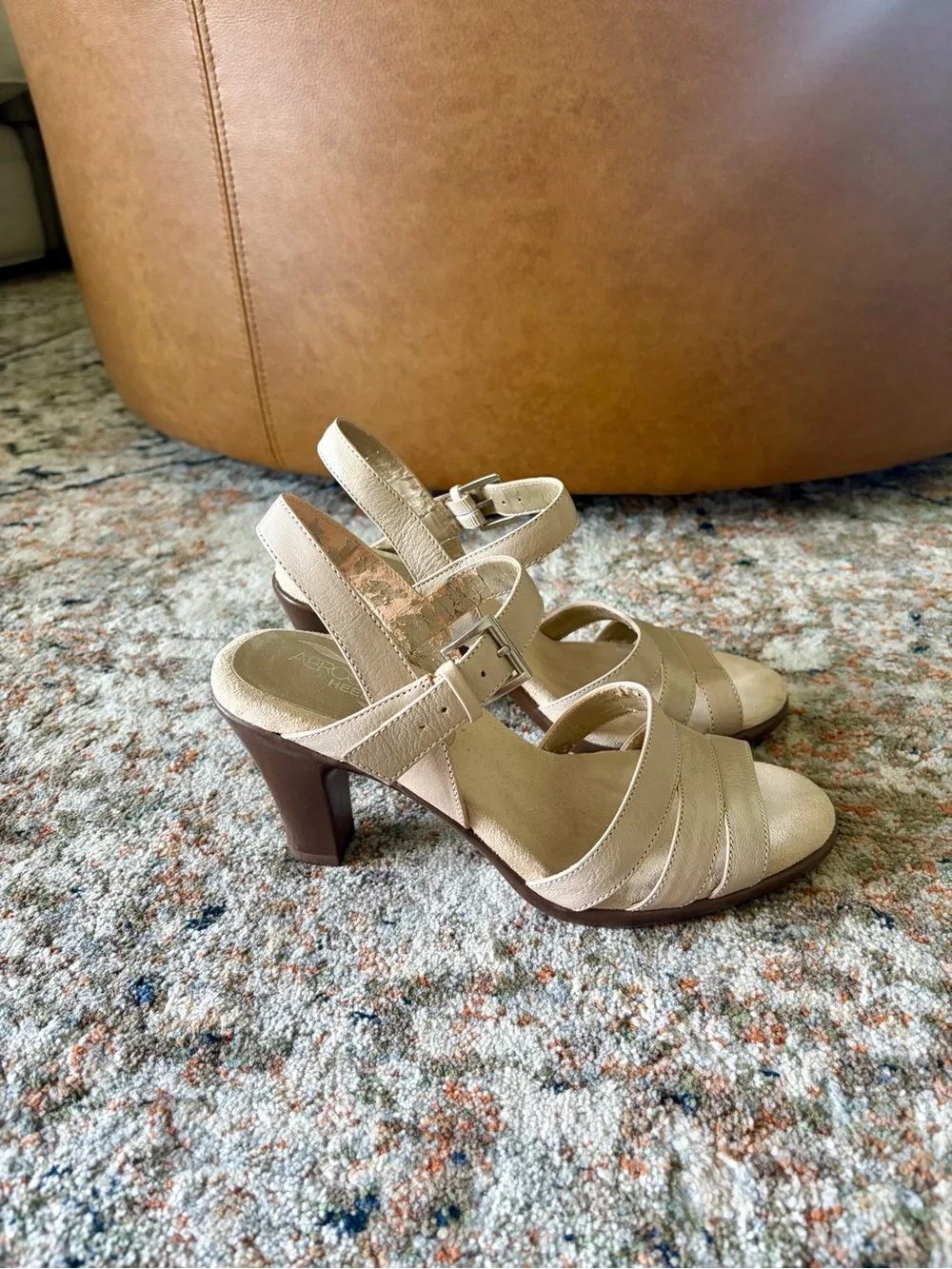 AEROSOLES Heel Rest Leather Strappy Sandals Size 8 Nude Beige